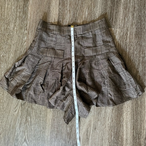 Sandro size medium Gael pleated skort - Picture 2 of 10